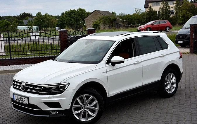 Volkswagen Tiguan cena 89700 przebieg: 171750, rok produkcji 2018 z Warka małe 667